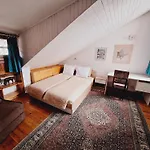 The Architect\'S Apartment - Top Center, Spacious, Unique